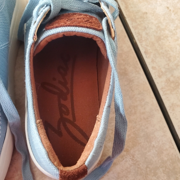 Brand new without tags zodiac sneakers - Picture 3 of 6